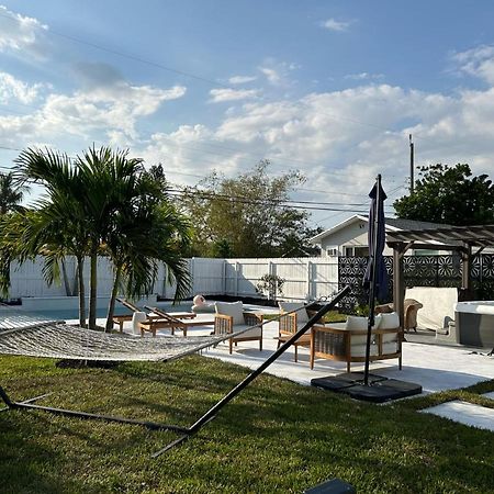 Jungle Cottage With Luxury Pool, Hot Tub And More! レイク・ワース エクステリア 写真