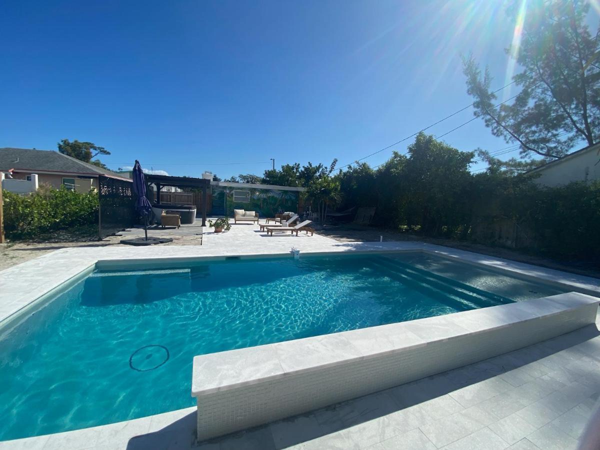 Jungle Cottage With Luxury Pool, Hot Tub And More! レイク・ワース エクステリア 写真