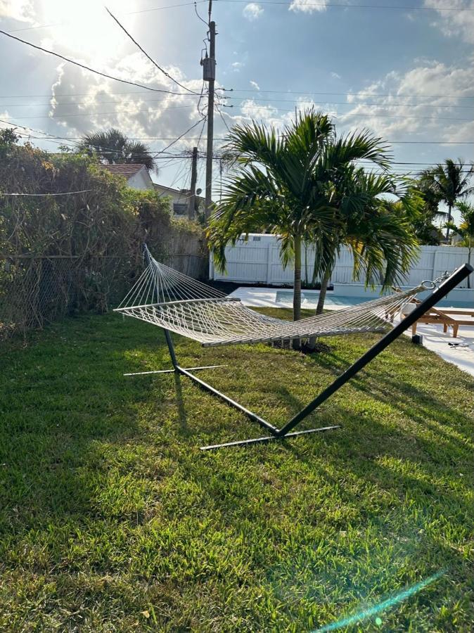 Jungle Cottage With Luxury Pool, Hot Tub And More! レイク・ワース エクステリア 写真