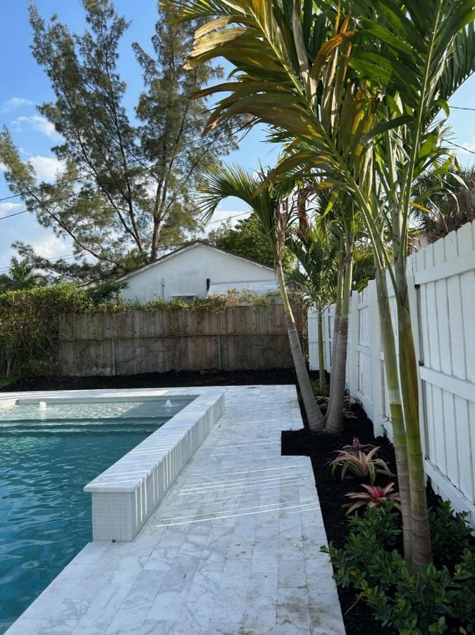 Jungle Cottage With Luxury Pool, Hot Tub And More! レイク・ワース エクステリア 写真