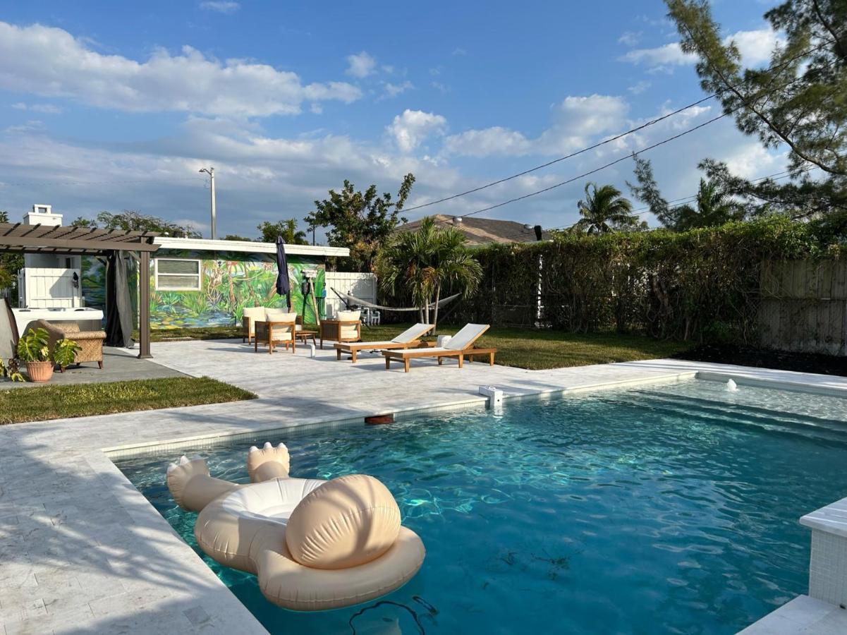 Jungle Cottage With Luxury Pool, Hot Tub And More! レイク・ワース エクステリア 写真